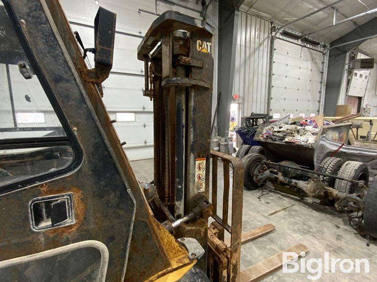 2020-caterpillar-gp30n-image-13