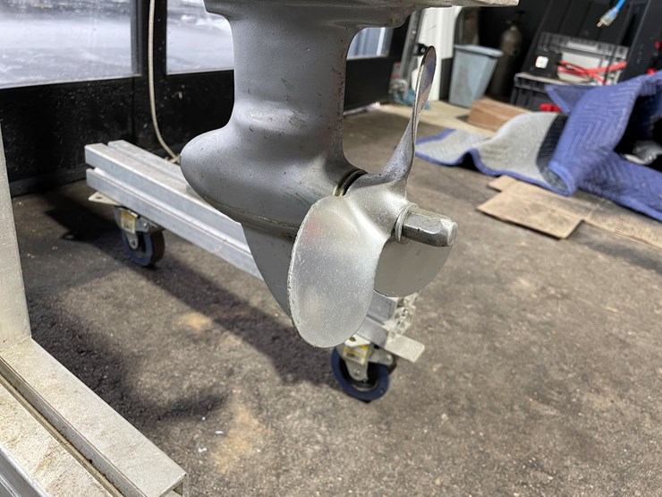 #3820-•-champion-vintage-outboard-boat-motor-image-3