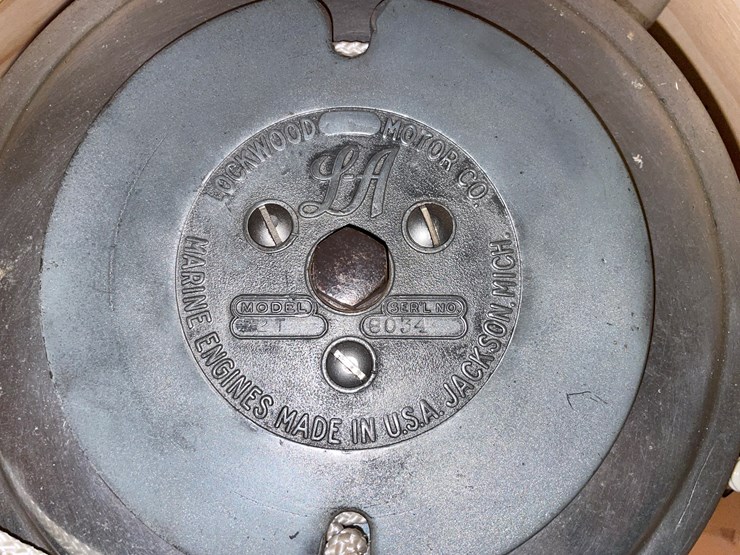 #3836-•-lockwood-vintage-outboard-boat-motor-image-4