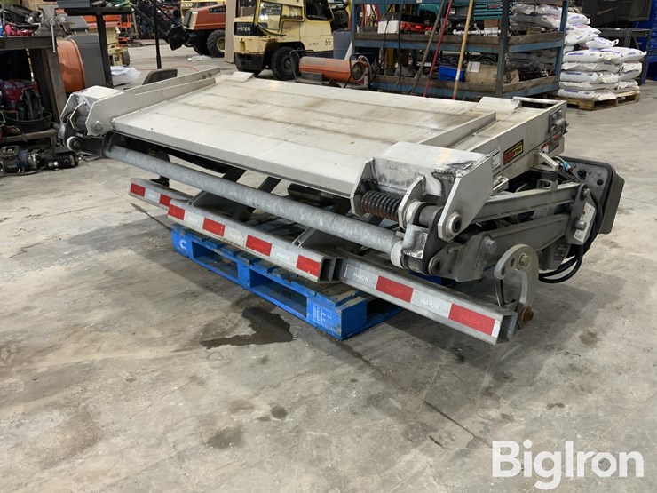 2022-maxon-gpt-25-tuk-a-away-aluminum-lift-gate-image-5