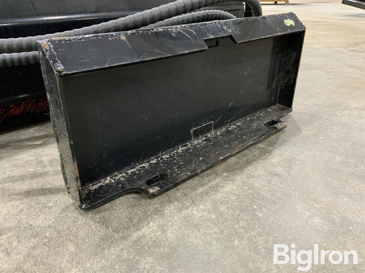 2025-giyi-gy-qsj-mini-skid-steer-loader-sweeper-image-10