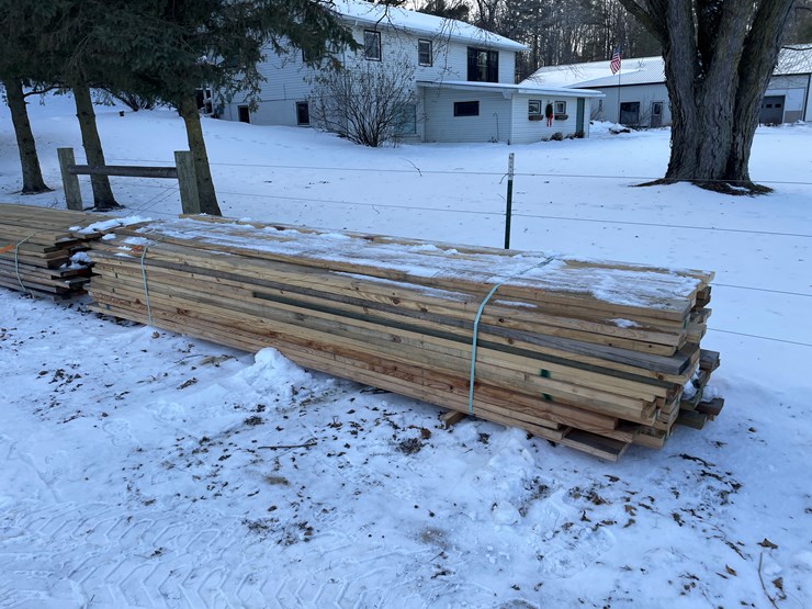 #3815-•-bundle-of-construction-grade-lumber-image-1