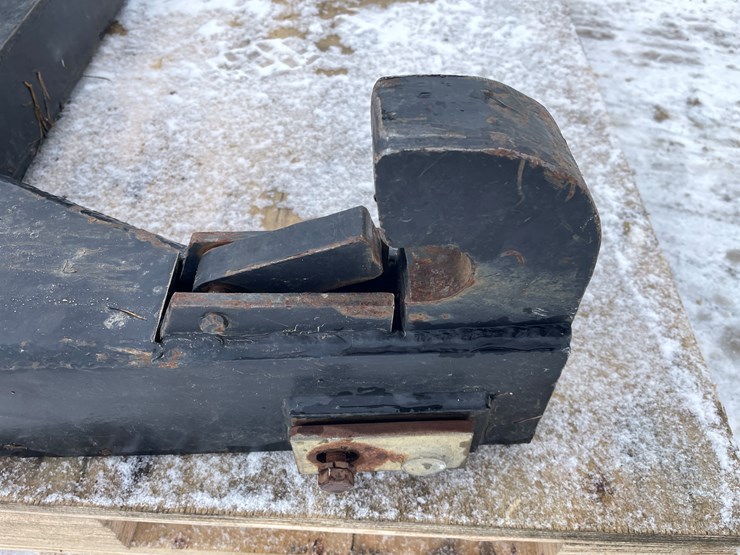 #3803-•-3-point-quick-hitch-image-13