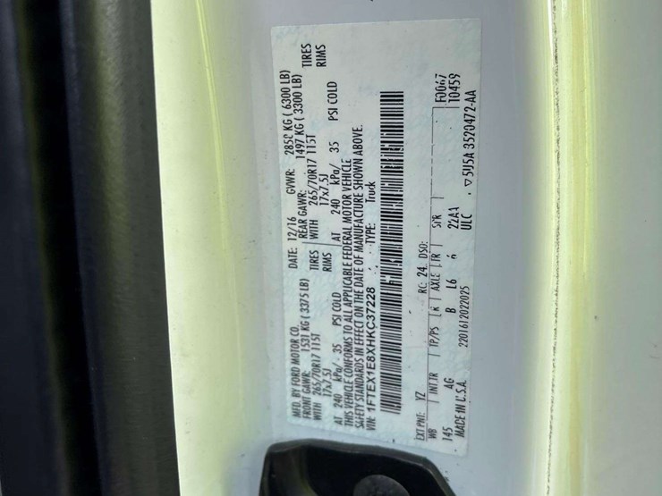 2017-ford-f150-image-10