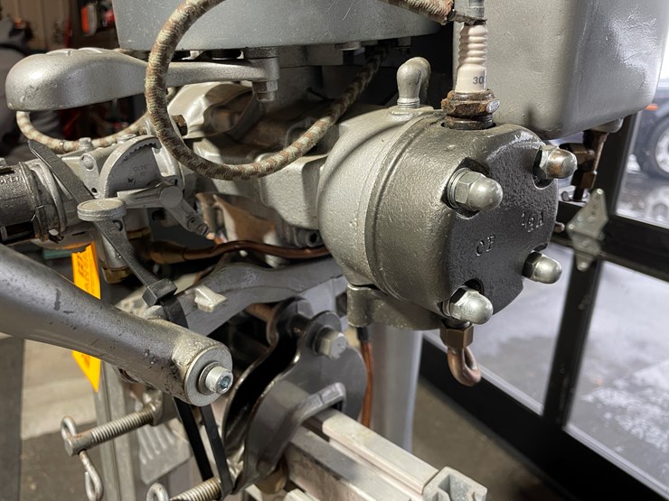 #3819-•-muncie-neptune-twin-4-h.p.-vintage-outboard-boat-motor-image-8