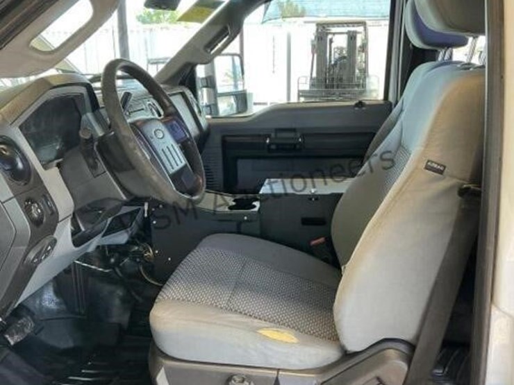 2016-ford-f550-image-22