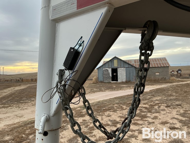 2010-titan-trailer-image-16