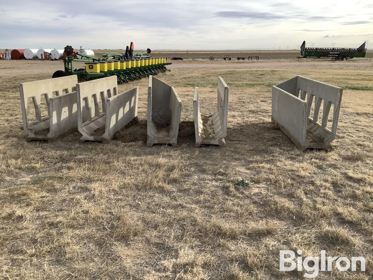 concrete-fenceline-feed-bunks-image-6