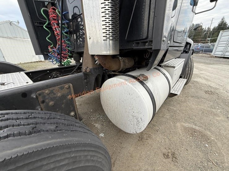 2017-international-prostar-image-57