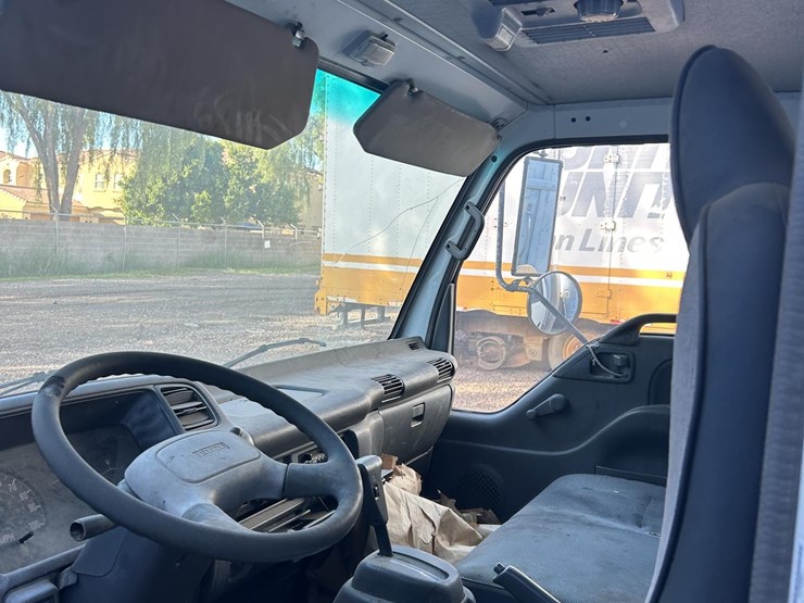 1997-isuzu-npr-image-32