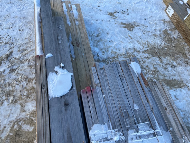 #3790-•-bundle-of-laminated-wood-beams-image-15