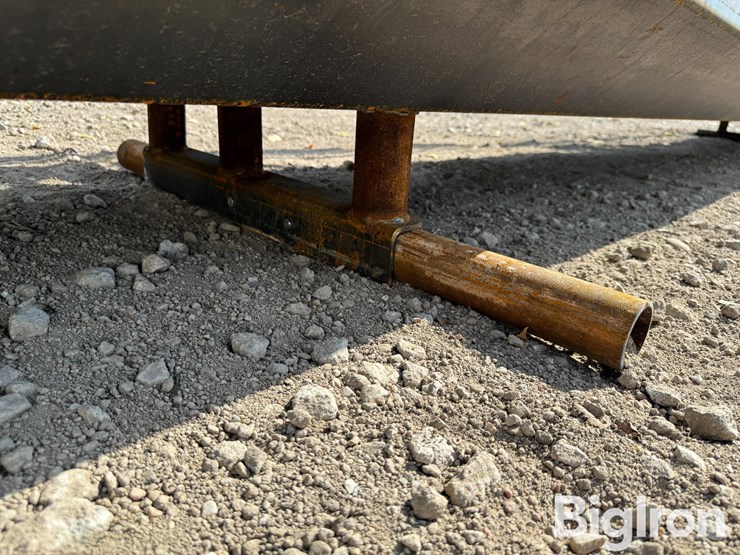 24'-fence-line-feed-bunk-image-18