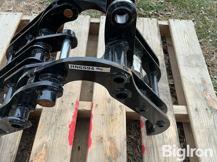 mini-excavator-grapple-image-13