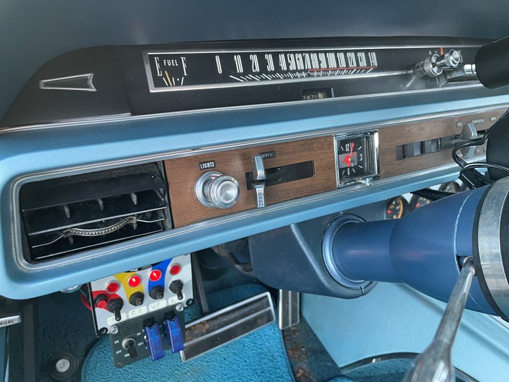 1966-ford-500-image-33