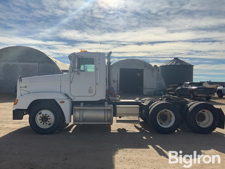 1999-freightliner-fld120-image-8