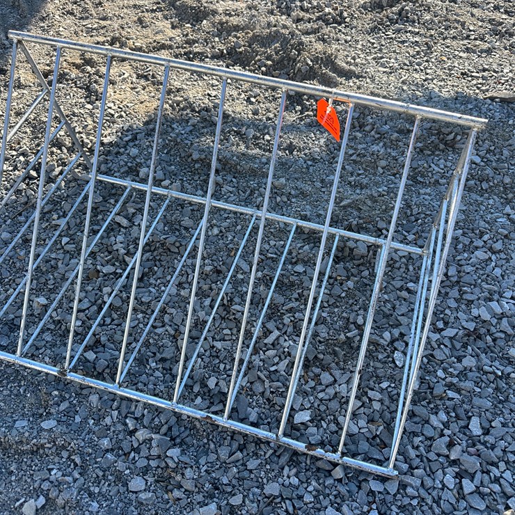 #1026 • Hanging Hay Mangers