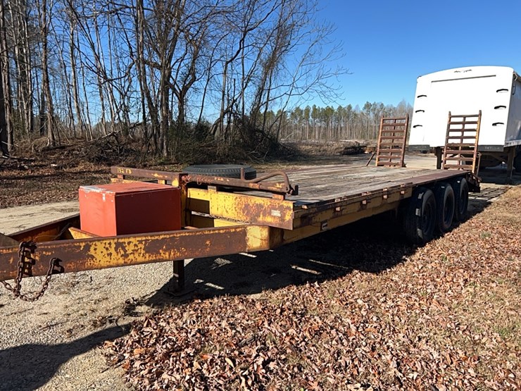 intl-trailer,-6-wheel,-18-ft-flat-with-4-ft-ramps;-located-at-7241-roxbury-rd,-charles-city,-va,--please-call-804.837.9940-or-804.651.4404-with-questions-image-1