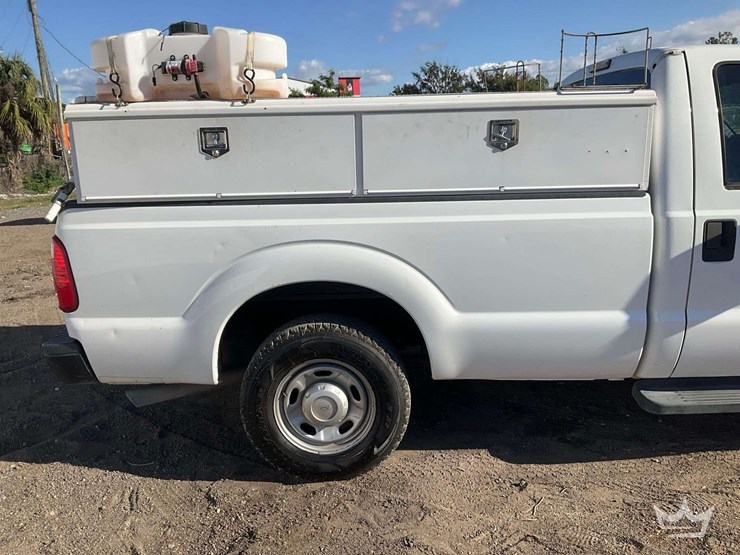 2012-ford-f-250-pickup-truck-image-21