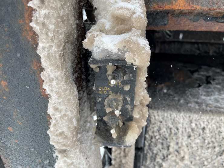 #400-•-2006-sterling-straight-truck-(has-wi-title)-image-48