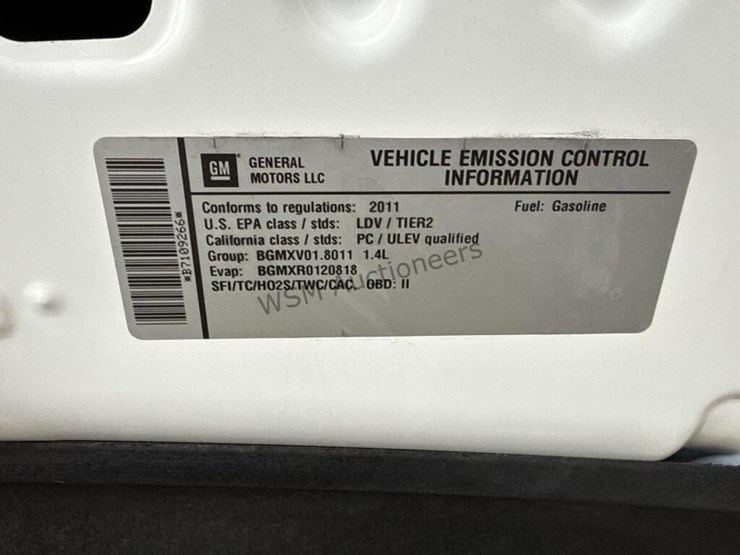 2011-chevrolet-cruze-lt-sdn-image-13