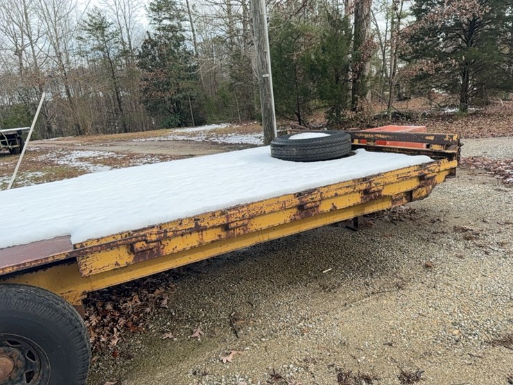 intl-trailer,-6-wheel,-18-ft-flat-with-4-ft-ramps;-located-at-7241-roxbury-rd,-charles-city,-va,--please-call-804.837.9940-or-804.651.4404-with-questions-image-40