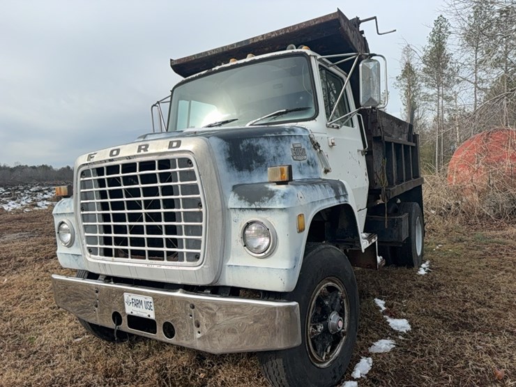 1982-ford-8000-image-12