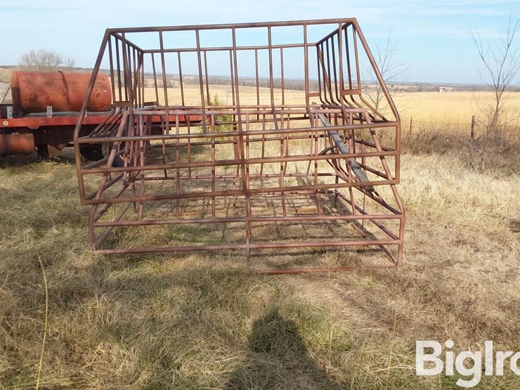 square-8-1/2'-x-9-1/2'-bale-feeders-image-8