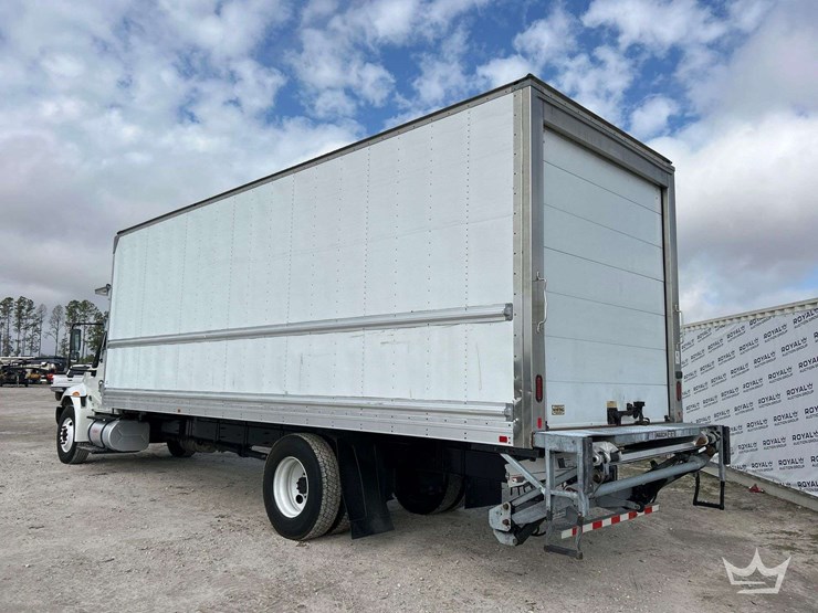 2019-international-durastar-4300-image-4