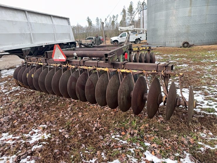 john-deere-340-image-33