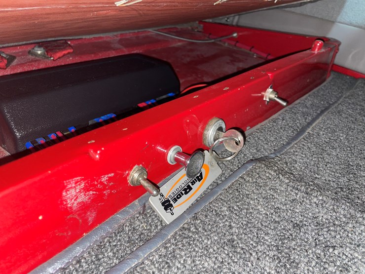 #3807-•-1932-ford-roadster-highboy-hot-rod-(has-wi-title)-image-39