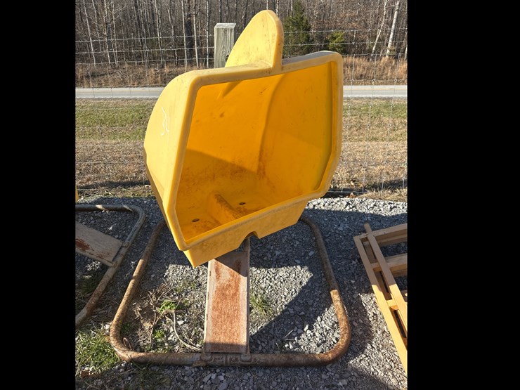 #1061-•-mineral-feeder-image-1