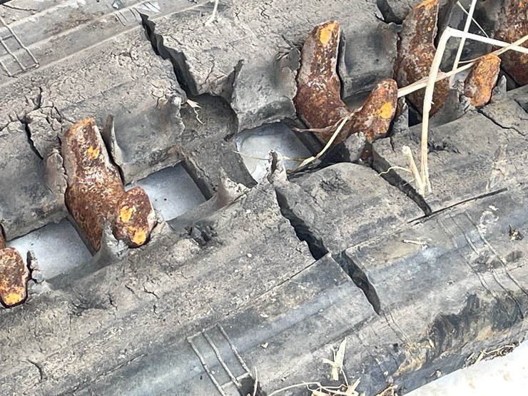 #3795-•-(4)-used-skid-steer-tracks-image-8