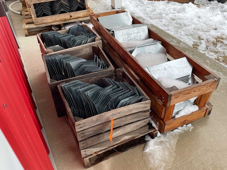 #3544-•-pallet-of-bucket-covers-image-3