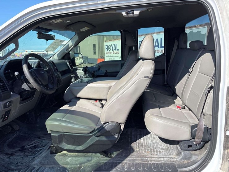 2017-ford-f150-image-18