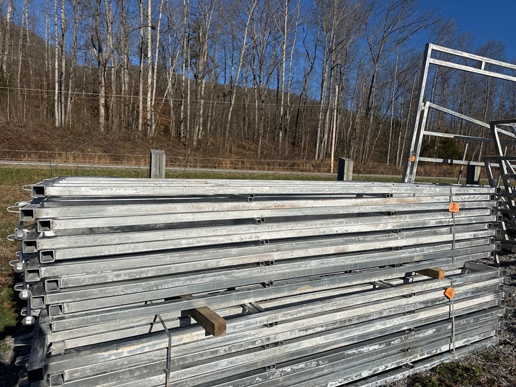 #1041-•-(10)-10ft-heavy-duty-corral-panels-image-2