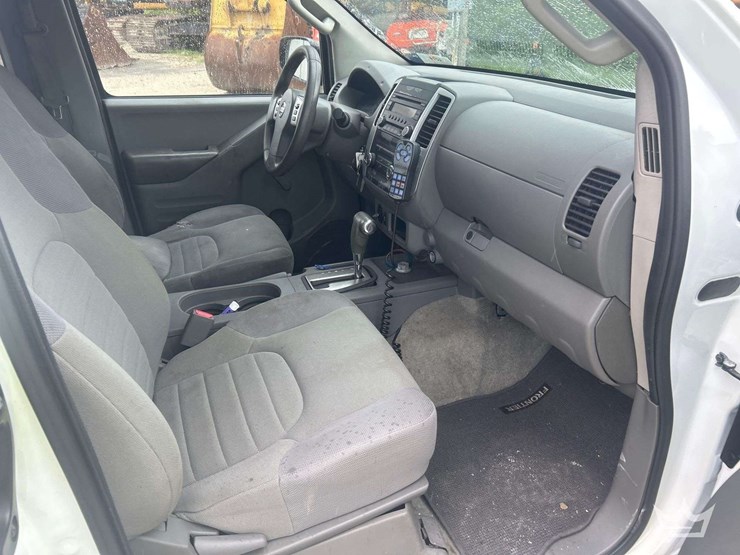 2016-nissan-frontier-image-21