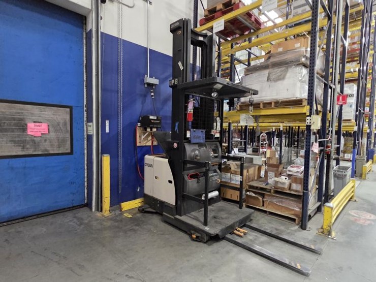 2008-crown-sp3520-30-image-1