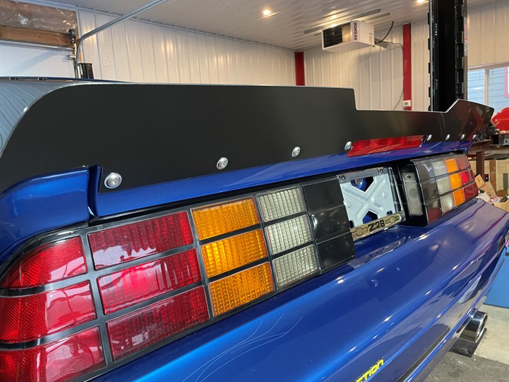 #3811-•-1990-chevrolet-camaro-iroc-z-rare-1le-(has-wi-title)-image-20