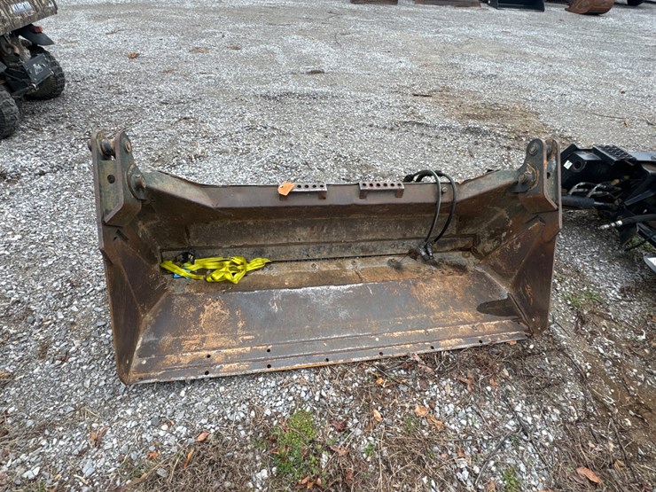 #1008-•-quick-attach-78”-hydraulic-4-n-1-bucket-image-1