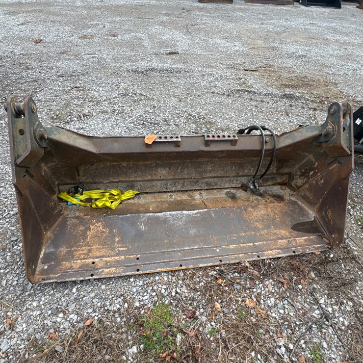 #1008 • Quick Attach 78” Hydraulic 4 n 1 Bucket