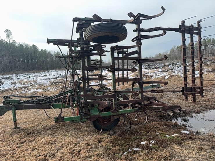 john-deere-pull-type-3-section-field-cultivator,-24';-located-at-7241-roxbury-rd,-charles-city,-va,-please-call-804.837.9940-or-804.651.4404-with-questions-image-13