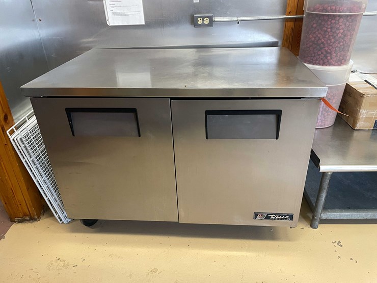 #6355-•-true-freezer-image-1