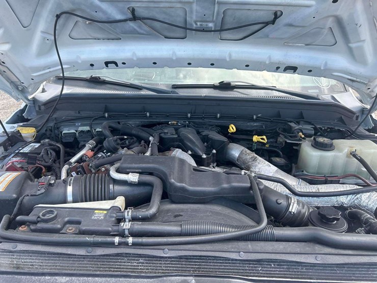 2013-ford-f550-image-13