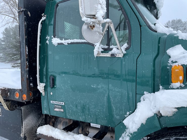 #400-•-2006-sterling-straight-truck-(has-wi-title)-image-19