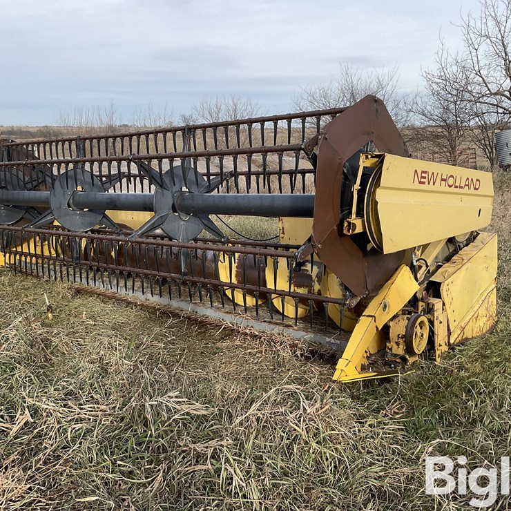 1982 NEW HOLLAND 972