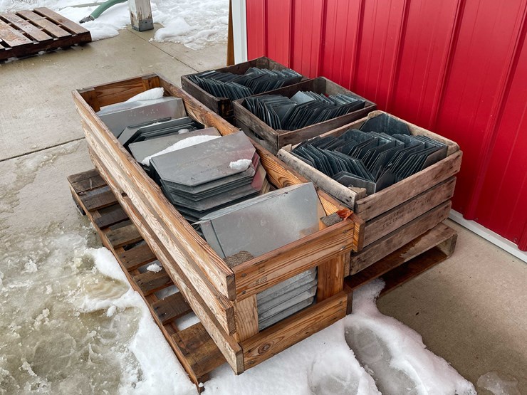 #3544-•-pallet-of-bucket-covers-image-5