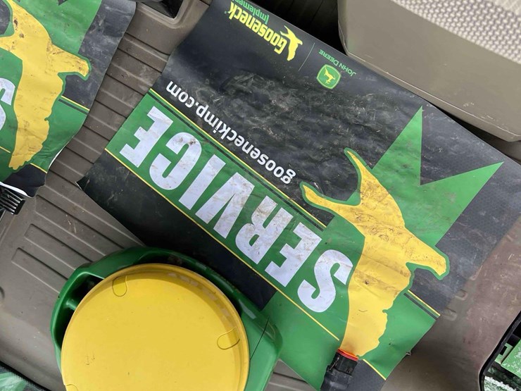 2024-john-deere-w235r-image-33