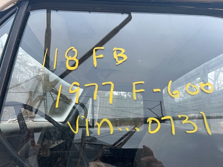 1977-ford-600-image-2