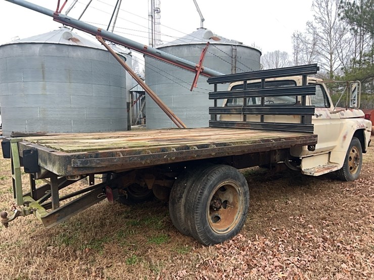 1977-ford-600-image-69