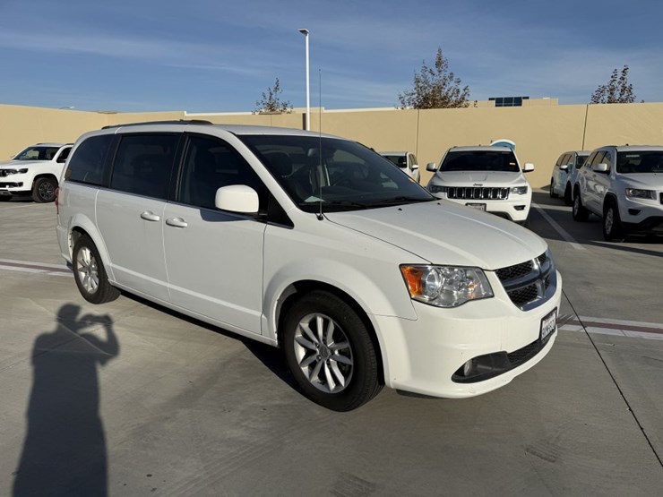 2019-dodge-grand-caravan-image-2
